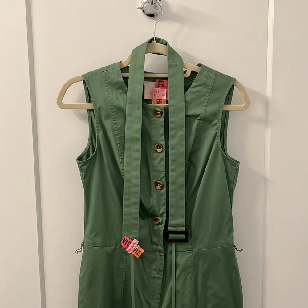 Gal Meets Glam Leonie Green Sleeveless Crop Jumpsuit - Picture 3 of 5